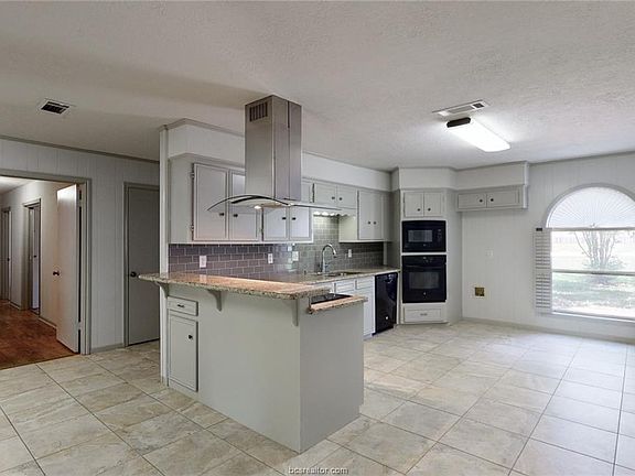 5th image of 4224 Deerfield Dr
