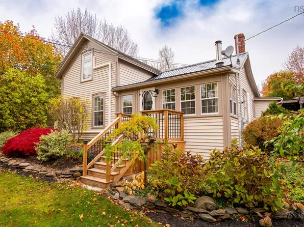 1131 Queen St, Canning, NS B0P 1H0