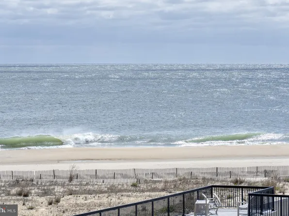 306 Chesapeake House Rd #306, Bethany Beach, DE 19930