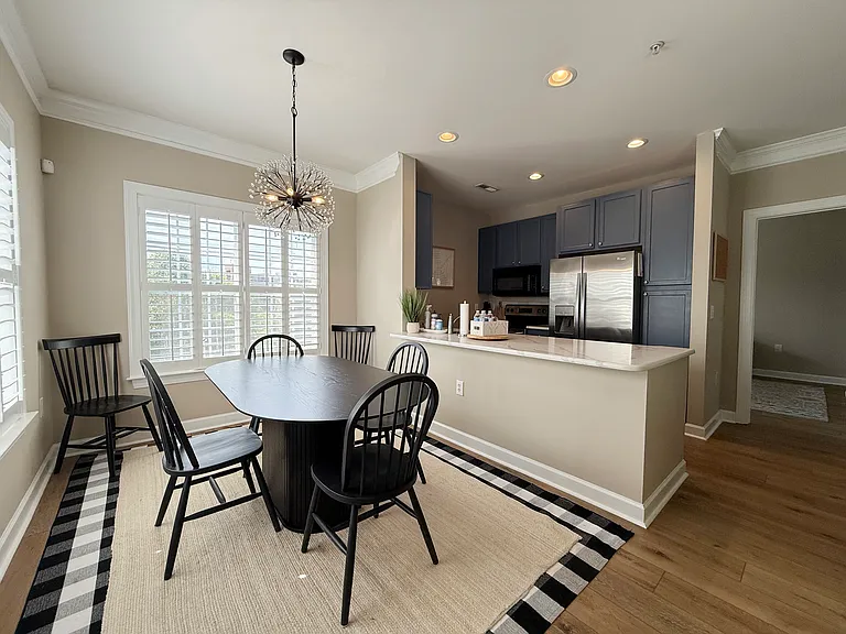 106 Sunset Cir #202 — Photo 6