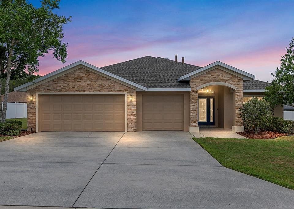 1st image of 915 SE 69th Ave