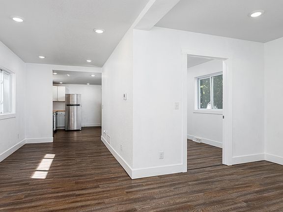 5th image of 812 Forest Ave