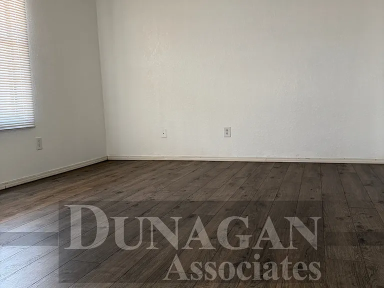 921 Franklin St — Photo 9
