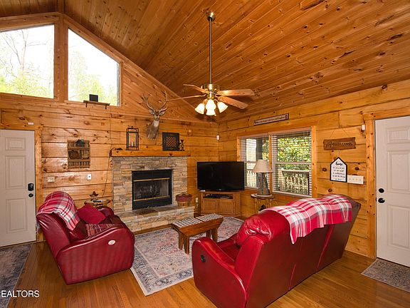 2nd image of 3209 Cristobal Way