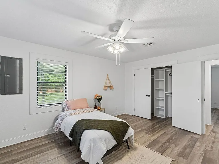 422 Chartrand Ave — Photo 11