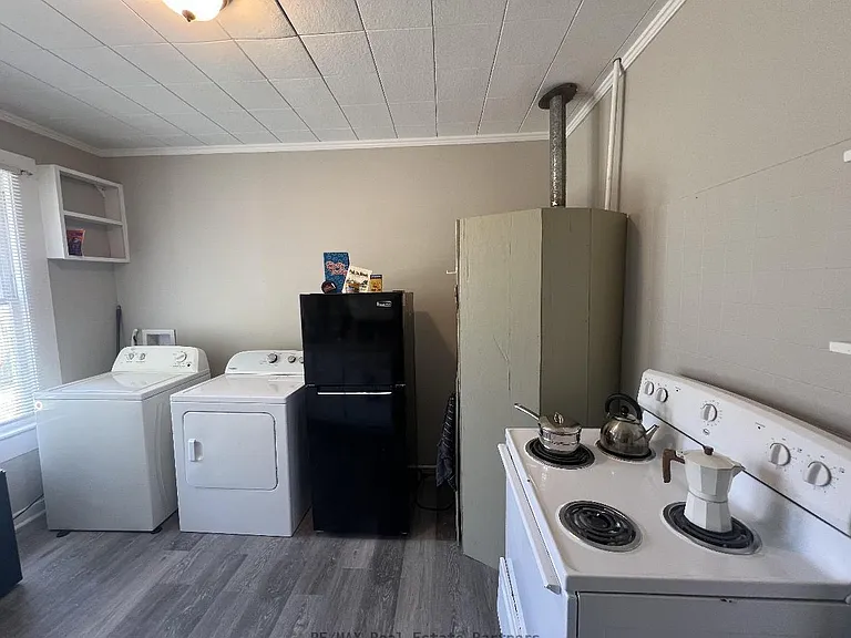 303 S 11th Ave — Photo 2