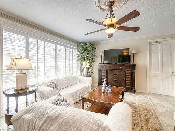 5th image of 28698 Alessandria Cir