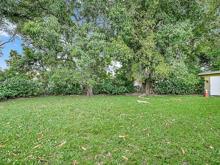 2225 SW 62nd Ct #2225 — Photo 40