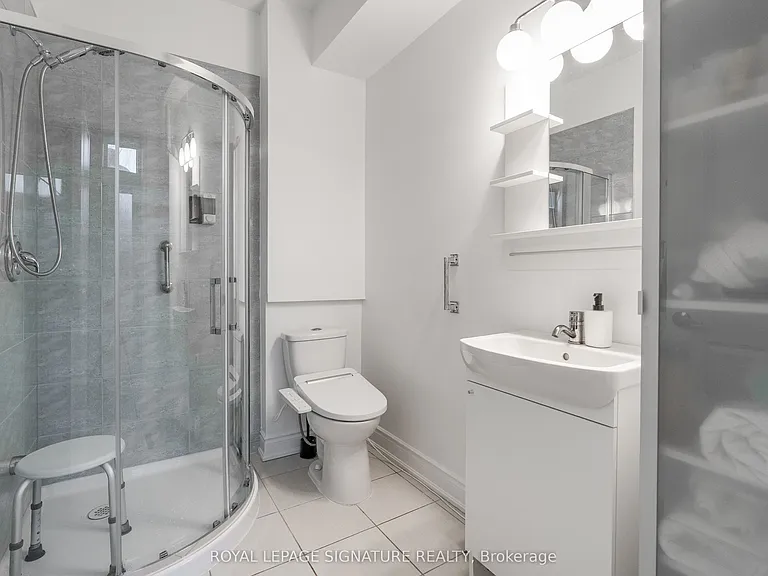 14 Queen Mary Ct — Photo 22