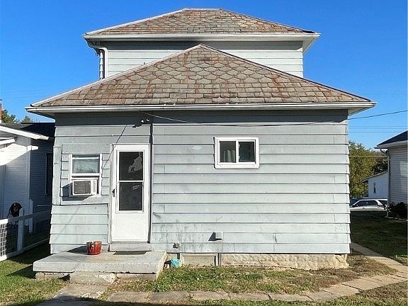 3rd image of 1118 Arch St