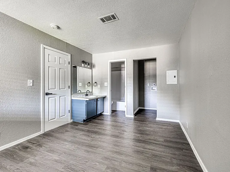 Boulder Ridge Apartments | Newly Remodeled East Tulsa | Broken Arrow Schools + W/D Hookups — Photo 37