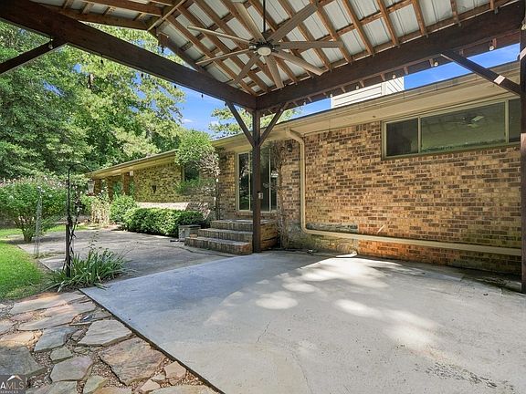 3rd image of 245 Plantation Rd