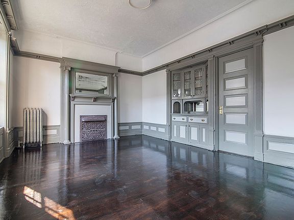 2nd image of 1302 Pacific St APT 3D