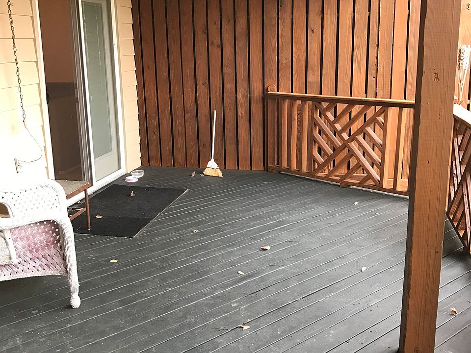 1st image of 122 Windward Dr SW