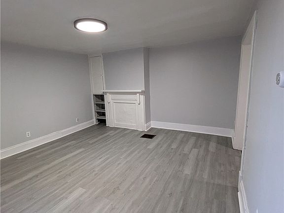 5th image of 241 E 18th Ave