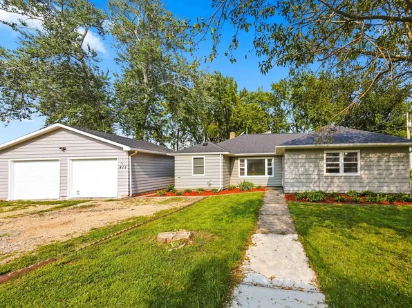 415 Hopkins St, Jesup, IA 50648