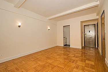 Rented by Barkoff Residential 