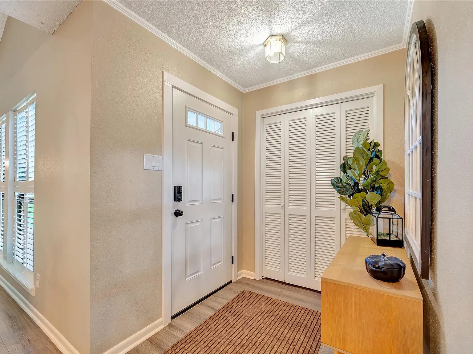 3 bed, 2.5 bath, 1560 sqft, $2,650 — Photo 3