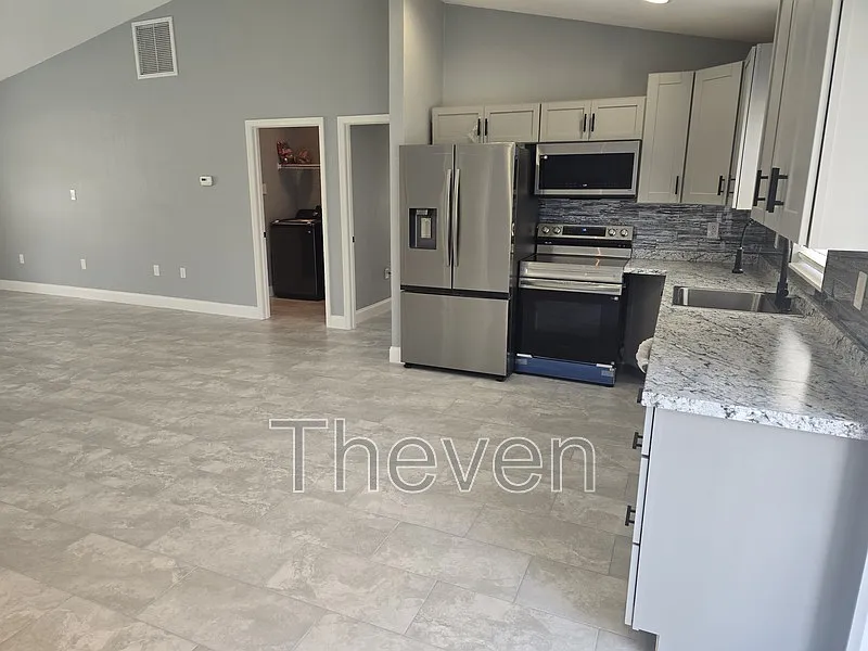 3 bed, 2.0 bath, 1407 sqft, $1,795 — Photo 4