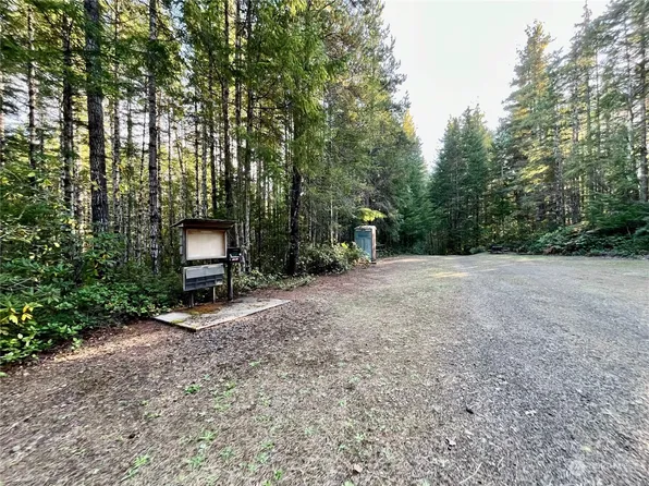 1421 NE Blacksmith Dr, Belfair, WA 98528