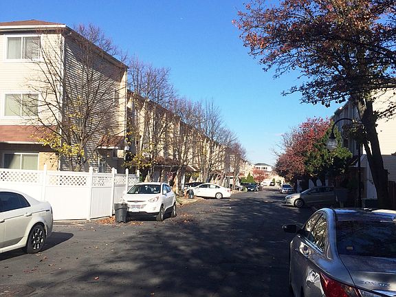 2nd image of 42 Ashley Ln