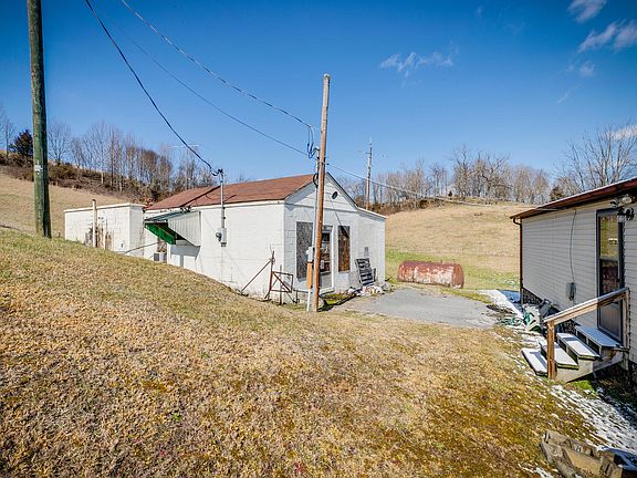 4th image of 11373 Wallace Pike