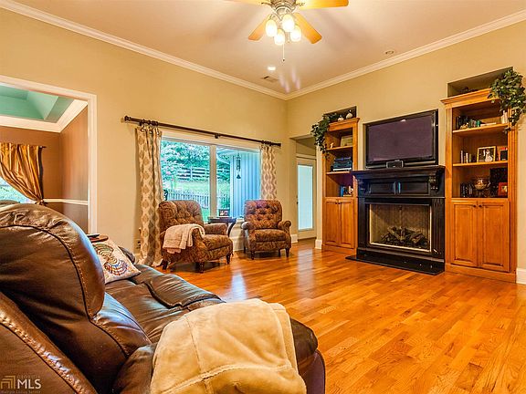5th image of 360 Lakewood Cove Dr