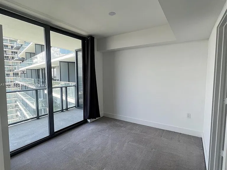 121 NE 34th St #2215 — Photo 12