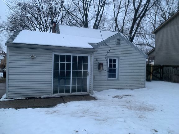 2nd image of 21684 Roosevelt Ave