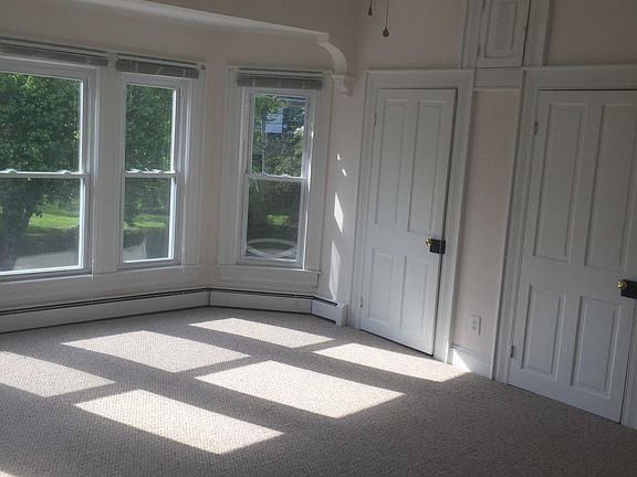 4th image of 304 S Liberty St #B