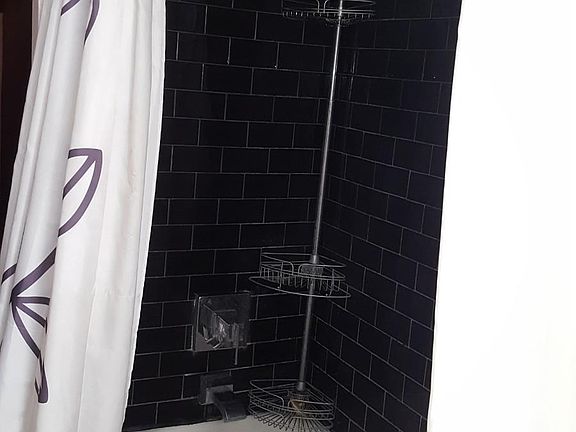 5th image of 315 2nd St Unit 1