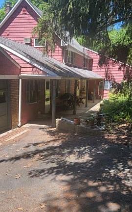 3rd image of 38 Mareu Dr