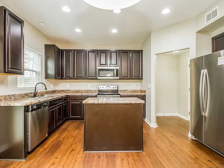 4004 Alicia Ln — Photo 10