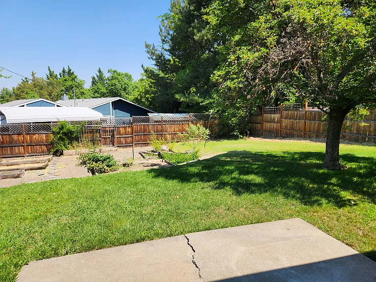 2217 Harrison Ave — Photo 18