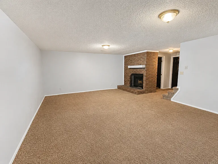 1224 E Selma St — Photo 6
