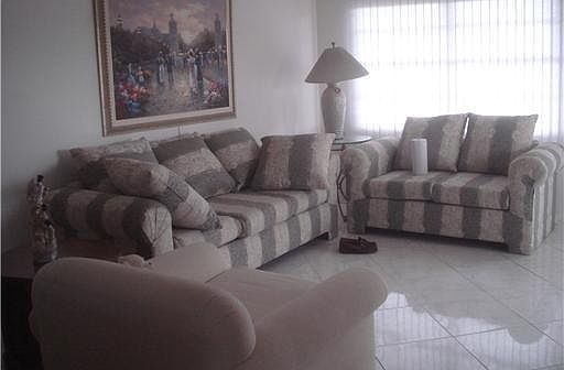 4th image of 155 Fanshaw D #1550