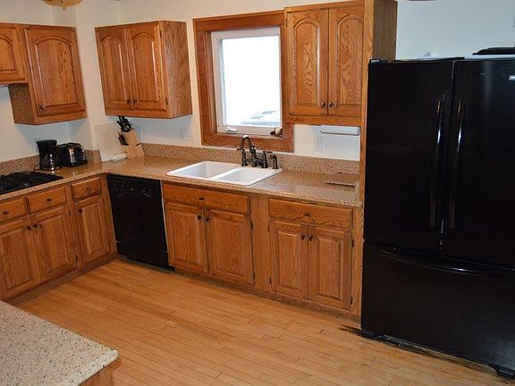 3rd image of 200 Hillcrest Ct