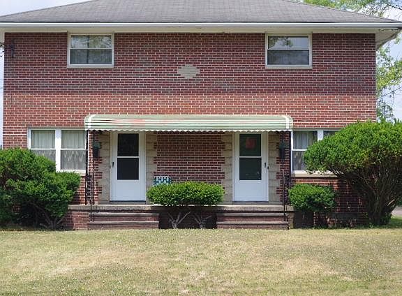 2nd image of 556 N Hawkins Ave #556