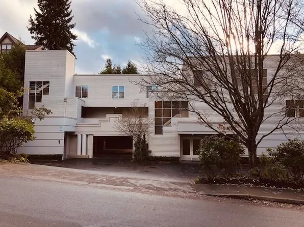 10237 SE 3rd St APT 10, Bellevue, WA 98004