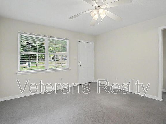 5th image of 3001 Lamont Rd