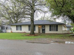 512 S Houston St, Wolfe City, TX 75496