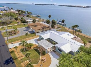 1424 Lemon Bay Dr, Englewood, FL 34223