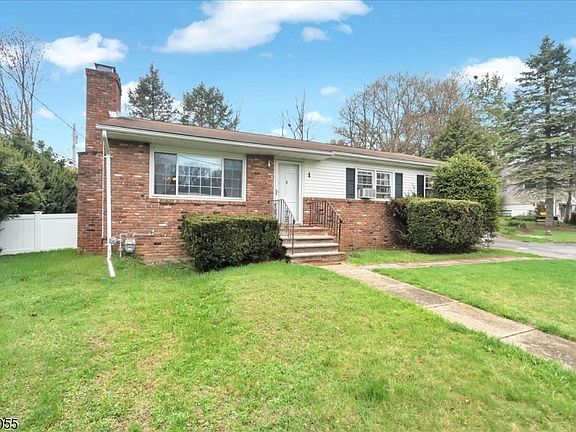 2nd image of 1 Sanders Ct