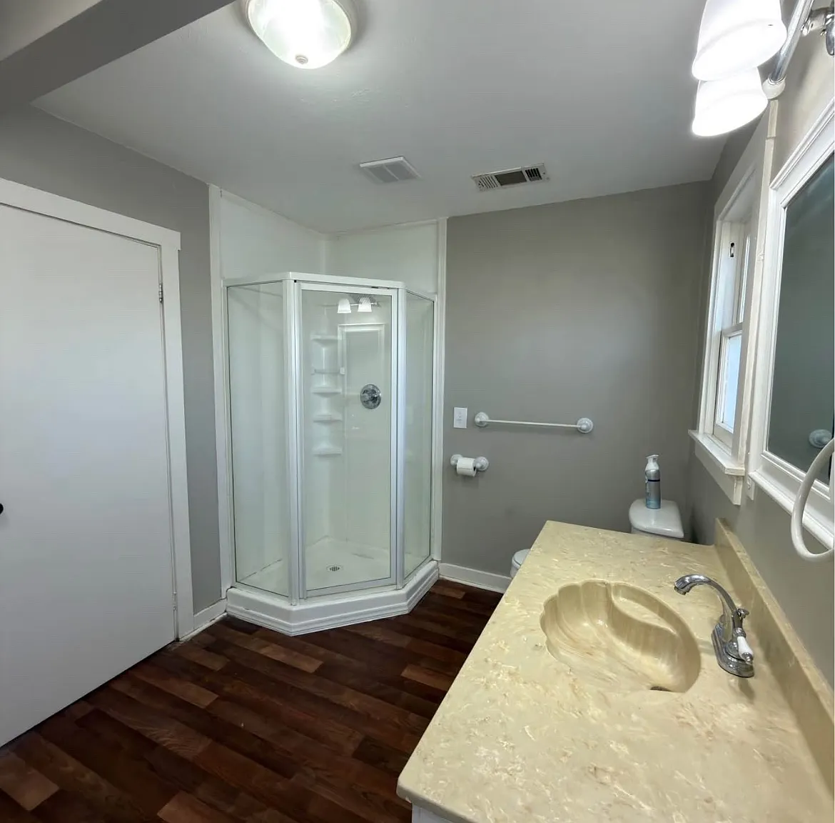 1 bed, 806 sqft, $1,600 — Photo 2