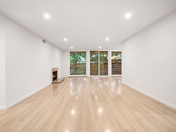 4th image of 1100 Sharon Park Dr APT 26