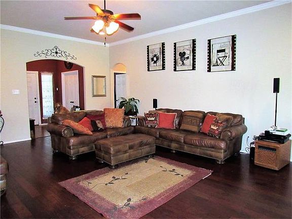5th image of 712 Lakeview Dr