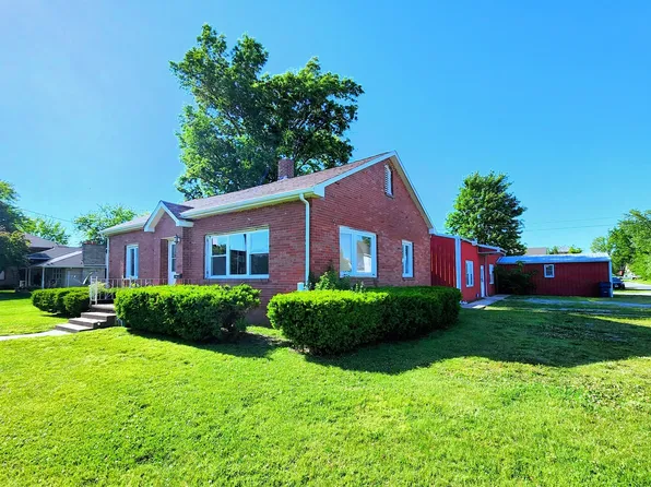 809 E Main St, West Frankfort, IL 62896