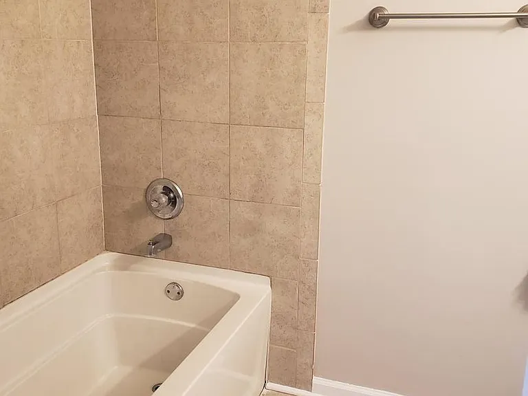 610 Commerce St #14 — Photo 16