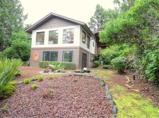 2686 SW Breakers Dr, Waldport, OR 97394