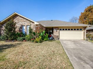 2103 Brentwood Ln, Carrollton, TX 75006